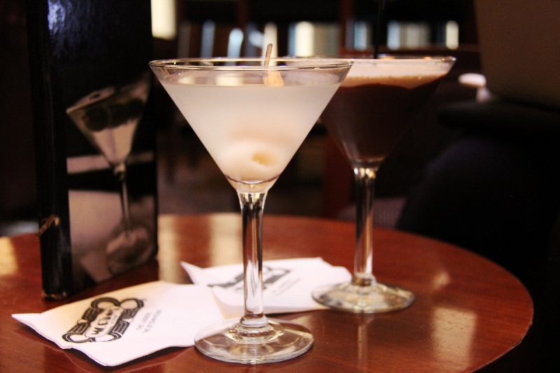 brasserie-ESPARRON-min_martini_bar_lychee_chocolate_alcohol_liquor_happy_hour_happy-910161